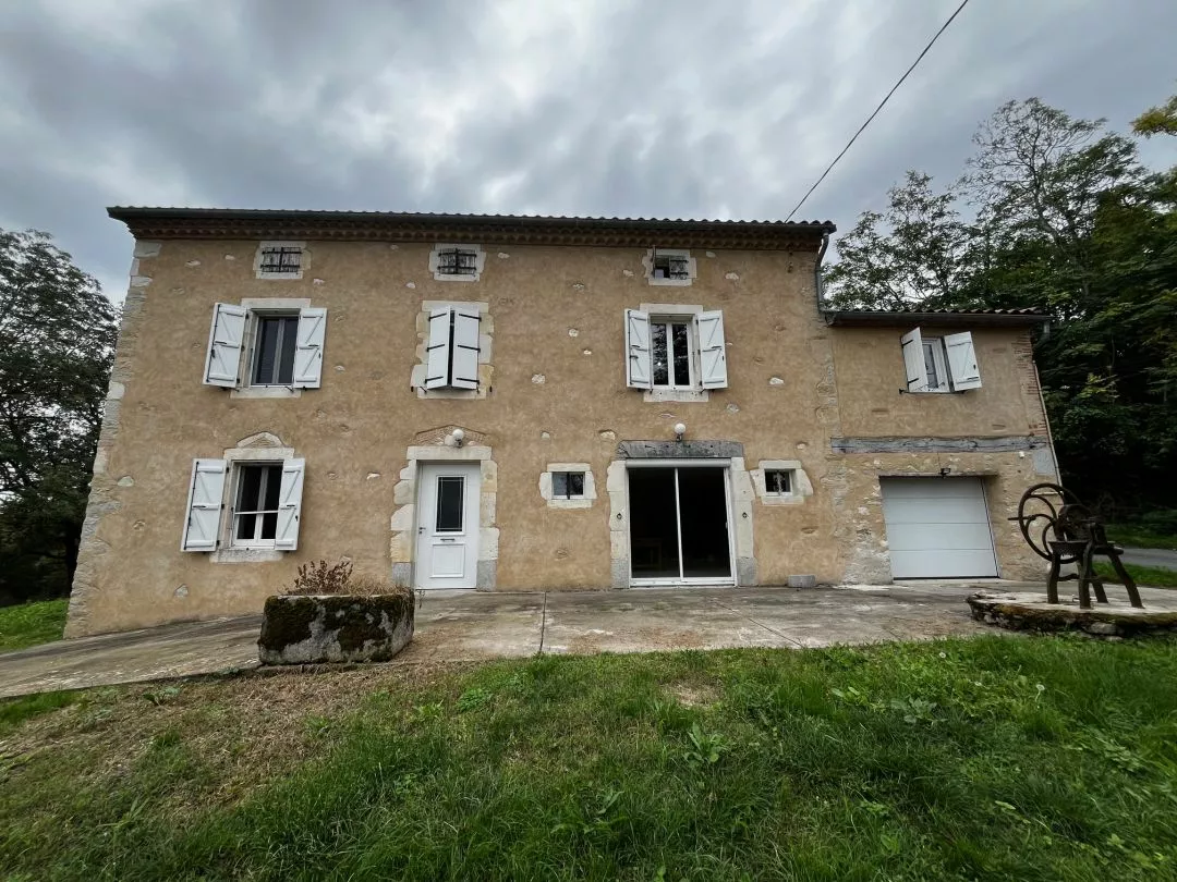 Maison de caractère de 360m2 en pleine campagne